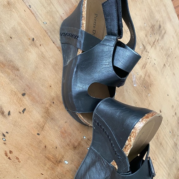 Women’s black wedges - Picture 2 of 3